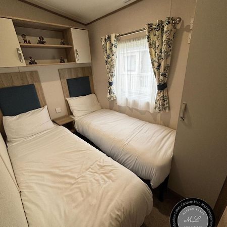 Palm Grove 182 - Pet Friendly, Wifi, Close To Beach And Clubhouse - Golden Palm Resort - Meadow Lakes Caravan & Lodge Hire 斯凯格内斯 外观 照片